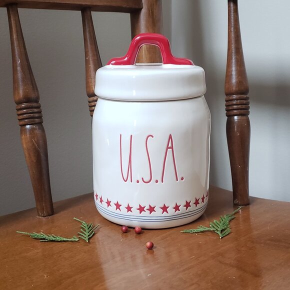 Rae Dunn USA Air Tight Container - Picture 1 of 11
